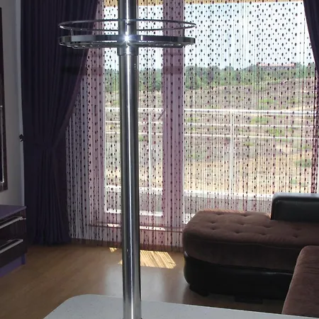 In Kristal Complex * נסבר