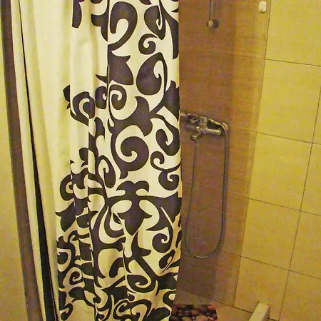 In Kristal Complex נסבר